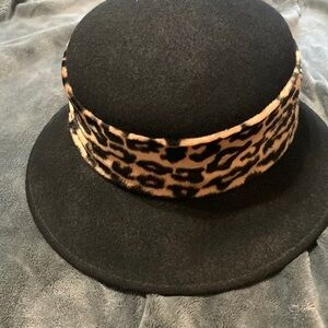 Black wool with leopard print band bucket hat